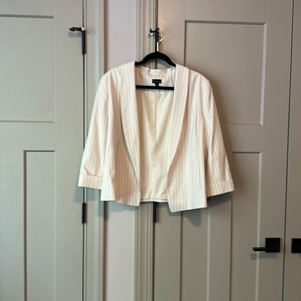 Ann Taylor Factory cropped blazer